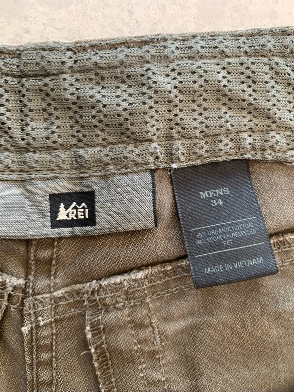 REI Men's Khaki Cargo Shorts - Picture 6 of 9